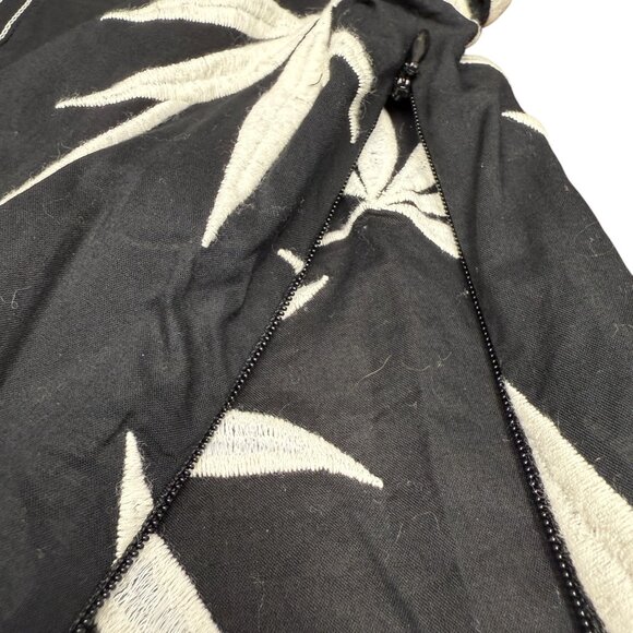 Women's TALBOTS Embroidered Black and White Palm Tunic Blouse- Size 10P - Picture 8 of 9